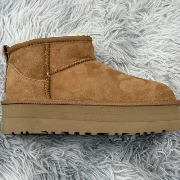 UGG Tan Platform Snow Boots - Picture 2 of 8